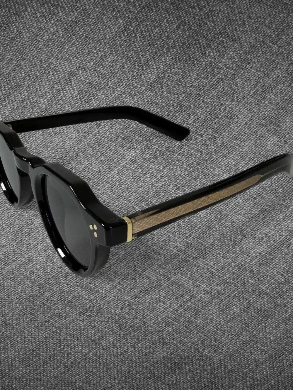 Black Round Sunglasses Gold Rivet Retro Style - Unbranded